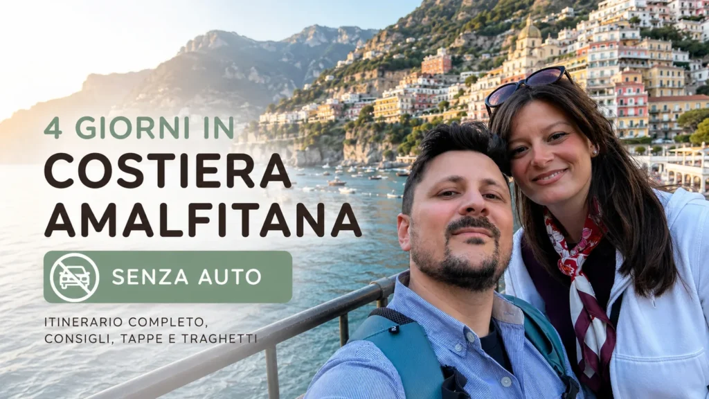 Coppia sul traghetto verso la Costiera Amalfitana senza auto con vista su Positano