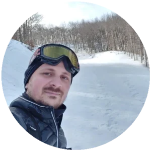 Nicola Di Francesco durante una ciaspolata a Lago Laceno